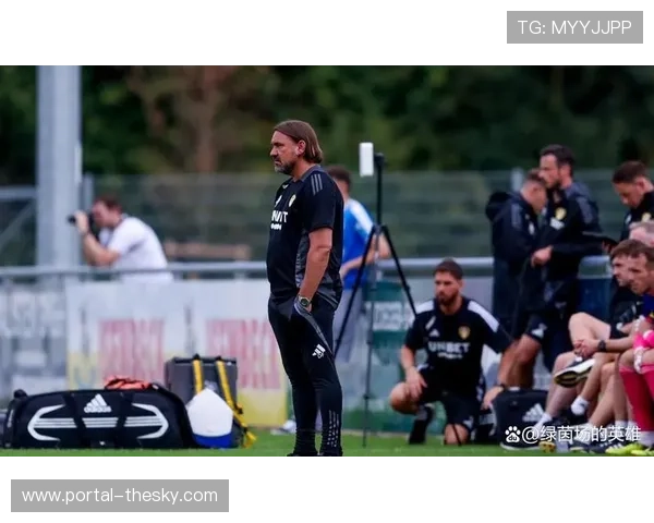 利兹联主场球迷赛前意外离世，俱乐部哀悼调查